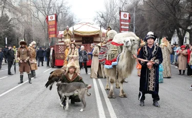 Алматы көшелерімен мерекелік керуен жүріп өтті