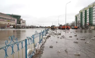 Қарғын су: Ақтөбеде Сазды өзені арнасынан асты