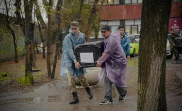 Алматыдан 30 тоннадан астам гуманитарлық көмек Атырау облысына жөнелтілді