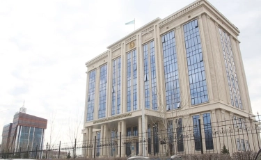 Алаяқтық жасады деген күдікке ілінді: Ақтөбеде қоғамдық қордың басшысы ұсталды