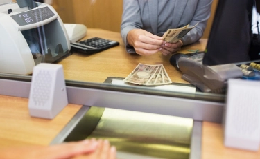 Банктегі былық: Степногорде қаржы ұйымынан 255 млн теңге ұрланды