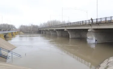 Ситуация стабилизировалась: в ЗКО уровень воды в реке Урал снизился