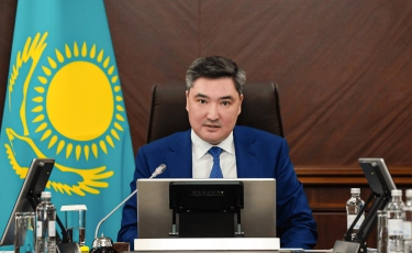 Олжас Бектенов поблагодарил солдат и офицеров за мужество