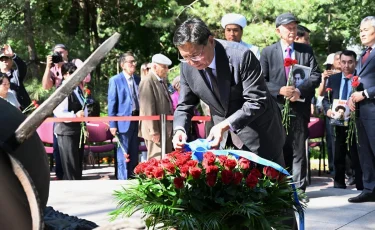 Алматыда саяси қуғын-сүргін және ашаршылық құрбандарын еске алды