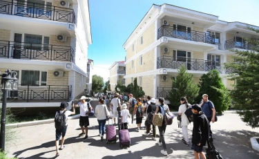 Алматылық оқушылардың қала сыртындағы жазғы сауықтыру лагеріндегі демалысы басталды