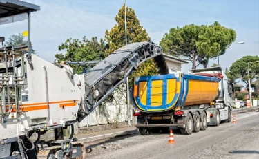 В Алматы на участке проспекта Суюнбая частично ограничат проезд