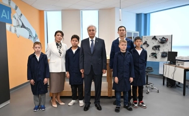 Глава государства посетил Дворец школьников «Кәусар»
