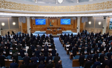Сегізінші сайланған Парламенттің үшінші сессиясы ресми түрде ашылды