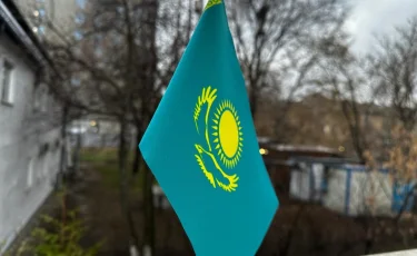 В Стамбуле знаменитый мост через Босфор зажегся фонарями цветов казахстанского флага