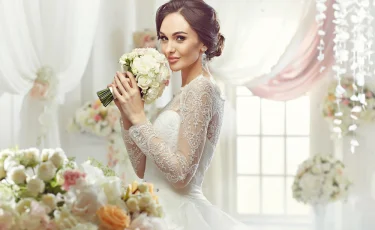 Свадебное платье: каким девушкам лучше отказаться от белого наряда