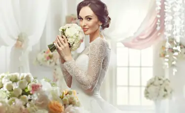 Свадебное платье: каким девушкам лучше отказаться от белого наряда