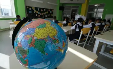 30 және одан да көп жыл педагогикалық өтілі бар мұғалімдер ҰБТ-дан босатылады