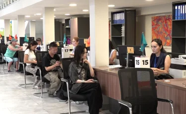 Более 100 тысяч горожан трудоустроились в прошлом году через центр занятости