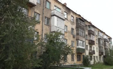 Родился в рубашке: годовалый малыш выпал из окна 3 этажа и чудом остался жив