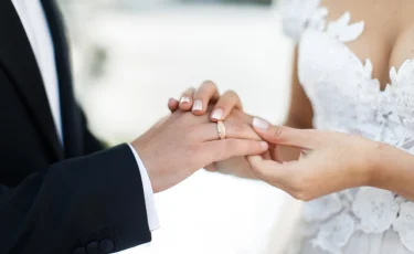 Тұрмысқа шығу жолдары: армандаған жарыңызды қалай табуға болады