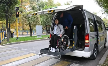 Мүмкіндігі шектеулі жандар тегін такси қызметін пайдаланады