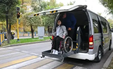 Мүмкіндігі шектеулі жандар тегін такси қызметін пайдаланады
