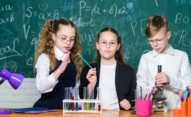 Во сколько обошлись школьные сборы казахстанцам этой осенью