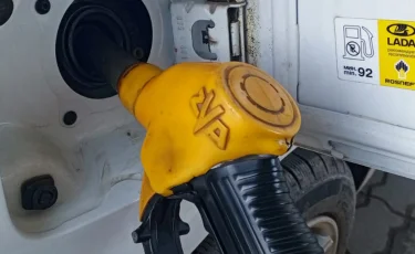 В Астане не хватает автогаза: его продают по талонам