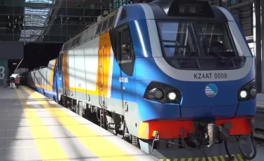 Родила в поезде: проводница приняла роды у пассажирки по дороге в Актобе