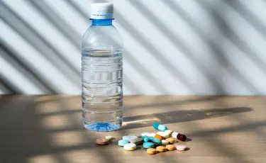 Қарағанды мектептерінде жарамдылығы өтіп кеткен дәрілер сақталған