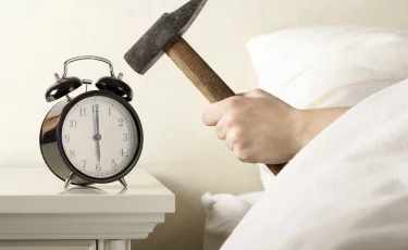 С первым будильником: приёмы, которые помогут быстро проснуться
