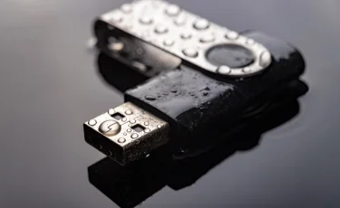 Флешка попала в воду: можно ли спасти устройство