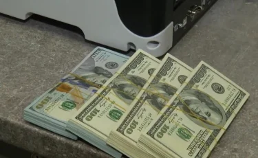 Обманул пенсионера: подростка осудили за мошенничество в особо крупном размере