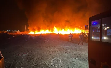 В Астане ликвидировали возгорание на мусорном полигоне у трассы Алаш