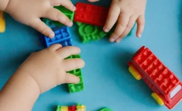 Успеть до 5: в Минпросвещения разработали приложение для родителей дошкольников