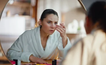 Сохраняют молодость: какие продукты борются с морщинами