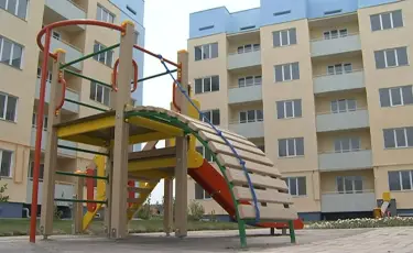 Без родительского тепла: сенатор предложил помочь казахстанским сиротам