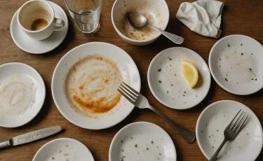 Названа распространенная ошибка после еды, которая губит сердце