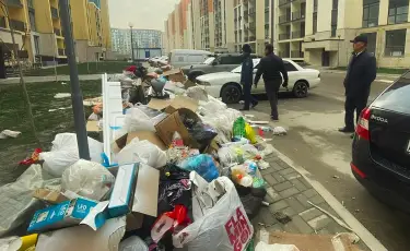 В Алматы штрафуют за складирование крупногабаритного мусора в неположенных местах