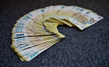 Курс доллара и евро в обменниках Алматы 20 января 2025