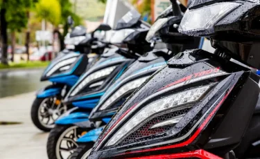 Алматыда полиция 140 мопедті тіркеді