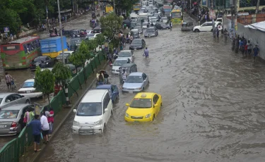 Наводнение в Саудовской Аравии: улицы священных городов Мекки и Медины оказались под водой