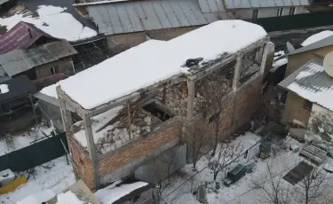 Алматыда тағы бір заңсыз нысан сүріліп жатыр