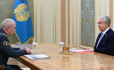 Президент Казахстана принял министра обороны Руслана Жаксылыкова