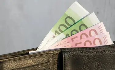 Курс доллара и евро в обменниках Алматы 27 января 2025