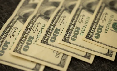 Сбился с курса: что происходит с долларом в Казахстане