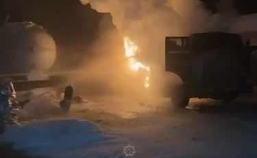 Газовоз загорелся на заправке в Восточно-Казахстанской области