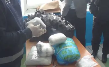 Большой улов: как полиция в Астане поймала 24-летнего наркокурьера с мефедроном