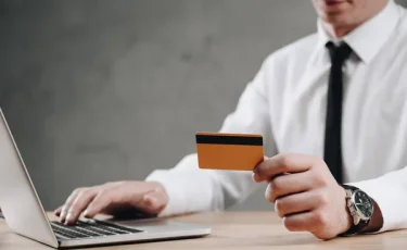 Ақмола облысында алаяқтар мүгедек қыздың атына несие ресімдеген