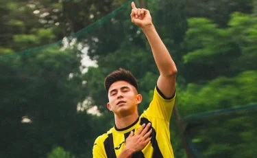 Зарплата 7,7 млн тенге в месяц: 16-летний казахстанец подписал контракт с «Челси»