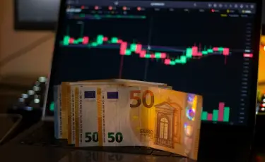 Курс доллара и евро в обменниках Алматы 26 февраля 2025