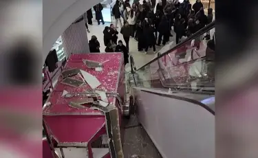 Не выдержала конструкция: в торговом центре Экибастуза обрушился потолок