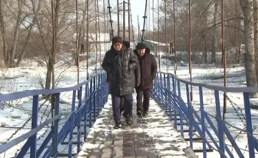 Заложники острова: в Семее дачники могут лишиться единственной переправы