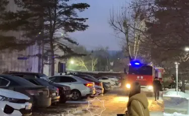 Астанада екі қабатты ғимаратта өрт шығып, 3 адам уланып қалды
