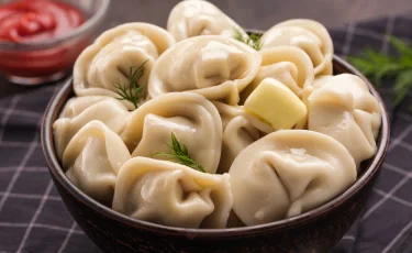 Секрет раскрыт: почему обязательно нужно мыть магазинные пельмени перед варкой